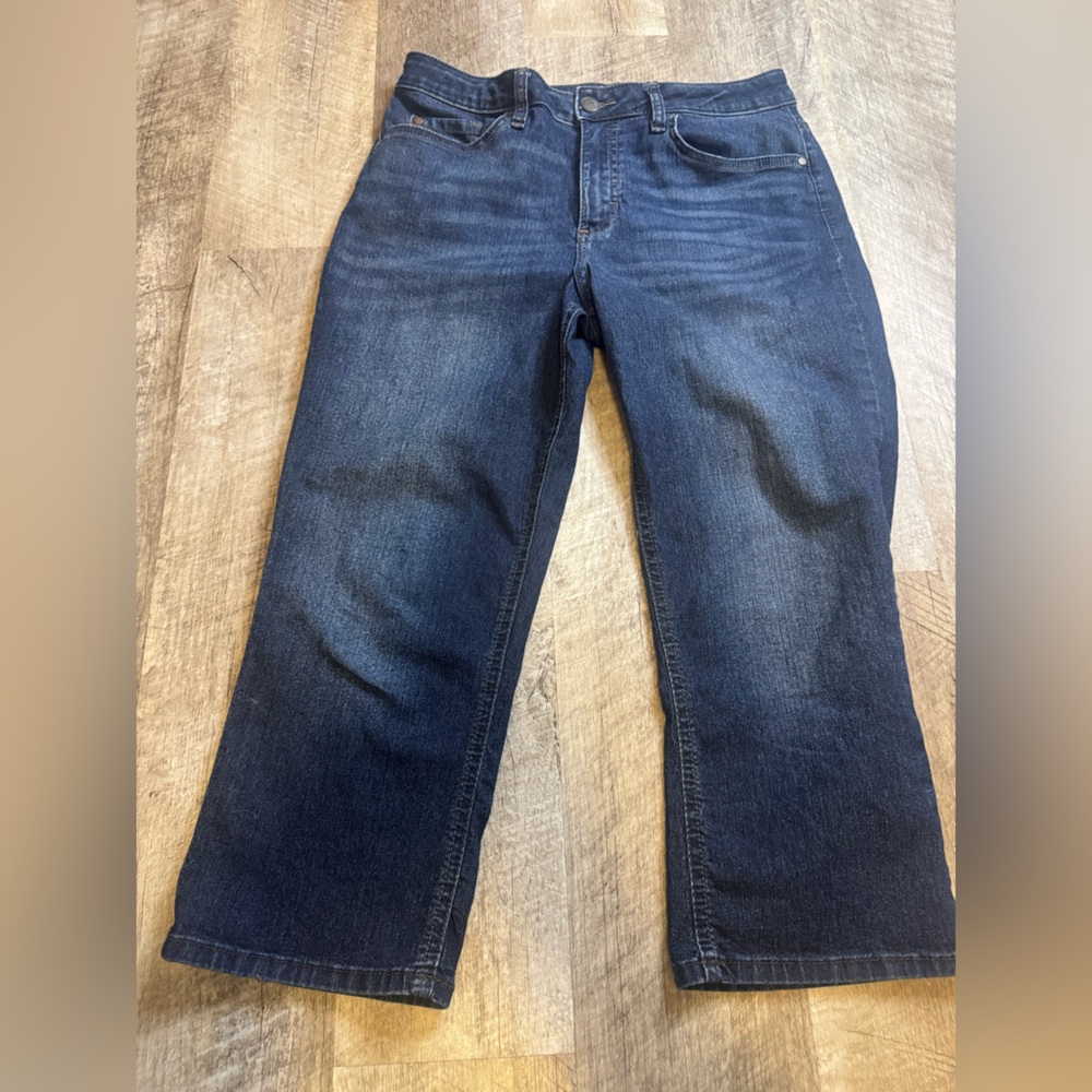 Lee Riders midrise capris size 8 jeans
